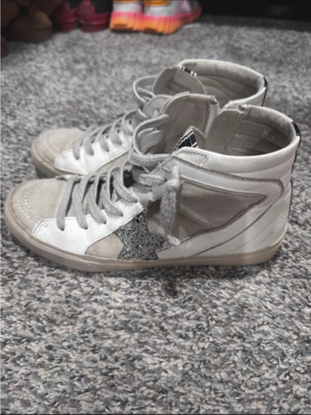 ShuShop Light Gray High-Top Sneakers with Silver Glitter Star
